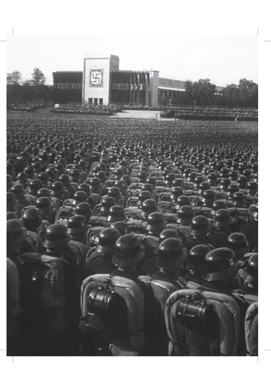 Ss Teşkilatı: Hitler'in Elit Ordusu (1939-1945) (Ciltli) – Sayfa 1