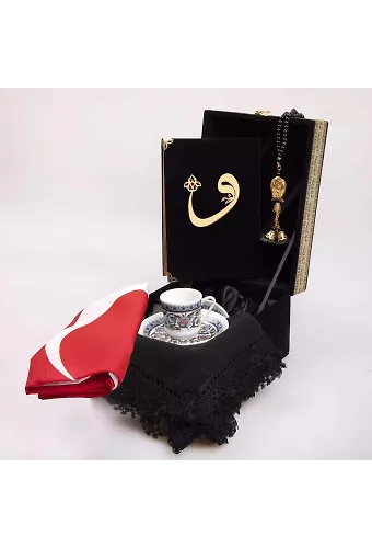 Bayrak + Fincan + Şal + Tesbih + Kuran Hediye Seti (Hafız Boy, Kabe Motifli)