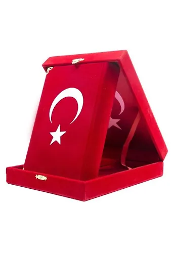 Kadife Kutulu Kuranı Kerim (Orta Boy, Ayyıldız, Kırmızı)