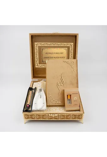Kuran + Seccade + Tesbih + Takke + Misvak + Esans Hediye Seti (Orta Boy, Raşel Kare Kutu, Gold)