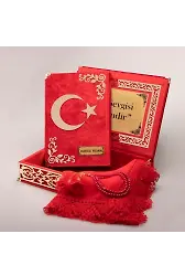 Şal + Tesbih + Ay Yıldız Kuran Hediye Seti (Orta Boy, Kırmızı, Gold Pleksi)