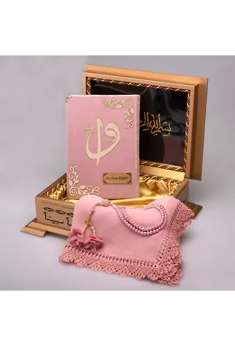 Şal + Tesbih + Kuran Hediye Seti (Hafız Boy, Ahşap Kutulu, Kadife, Pudra Pembe)