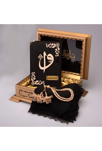 Şal + Tesbih + Kuran Hediye Seti (Hafız Boy, Ahşap Kutulu, Kadife, Siyah)