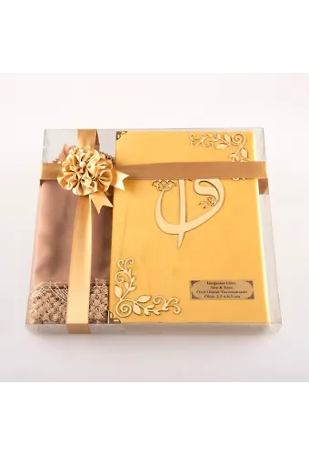 Şal + Tesbih + Kuran Hediye Seti (Orta Boy, Kadife, Gold)