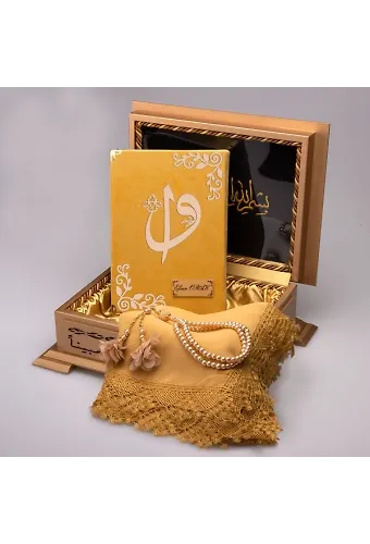 Şal + Tesbih + Kuran Hediye Seti (Hafız Boy, Ahşap Kutulu, Kadife, Gold)