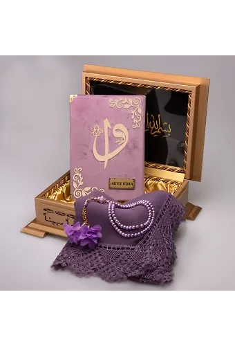 Şal + Tesbih + Kuran Hediye Seti (Hafız Boy, Ahşap Kutulu, Kadife, Lila)