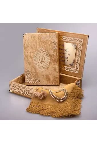 Şal + Tesbih + Kuran Hediye Seti (Orta Boy, ŞemsLafzatullah, Gold Pleksi, Raşel Kutu, Gold)