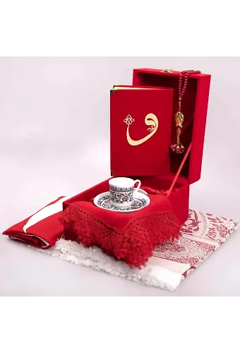 Bayrak + Fincan + Şal + Seccade + Tesbih + Kuran Hediye Seti (Hafız B. Kırmızı, Kadife Kutu, Vav)