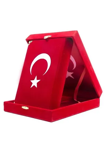 Kadife Kutulu Kur'an-ı Kerim (Orta Boy, Ayyıldız, Kırmızı)