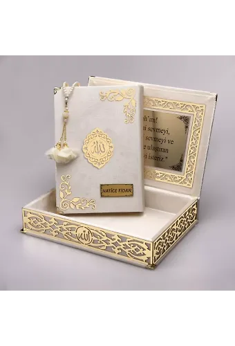 Tesbih + Kuran Hediye Seti (Orta Boy, ŞemsLafzatullah, Gold Pleksi, Raşel Kutu, Krem)
