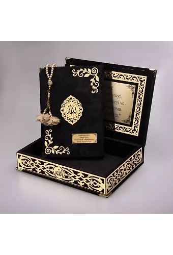 Tesbih + Kuran Hediye Seti (Orta Boy, ŞemsLafzatullah, Gold Pleksi, Raşel Kutu, Siyah)