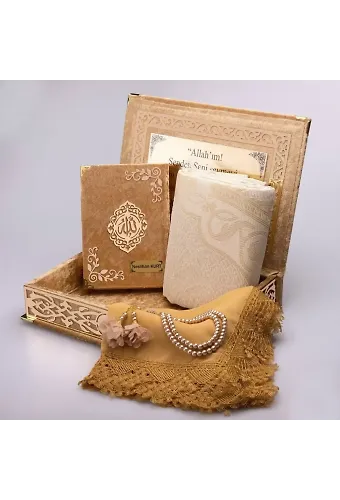 Şal + Seccade + Tesbih + Kuran Hediye Seti (Orta B. Şems Lafzatullah Gold Pleksi Raşel Kutu, Gold)